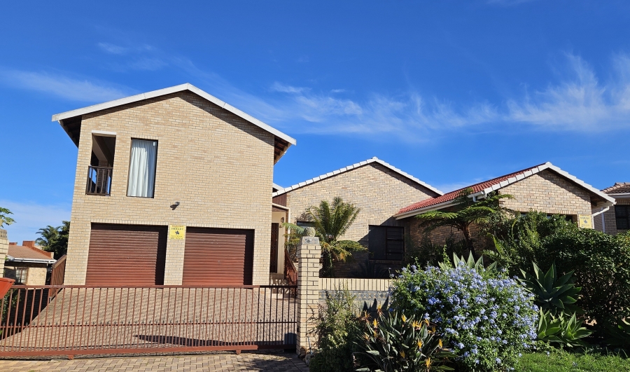 3 Bedroom Property for Sale in Wavecrest Eastern Cape
